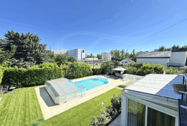 Superbe villa individuelle avec extérieurs d'exception
