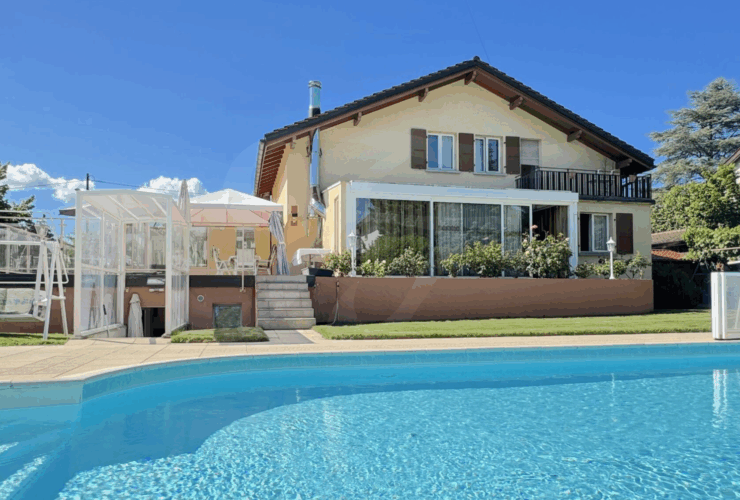 Superbe villa individuelle avec extérieurs d'exception