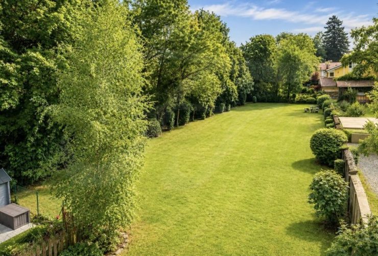 Élégante villa mitoyenne à proximité immédiate du lac